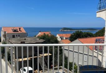 Lovely apartment allows 18 year olds to book a room