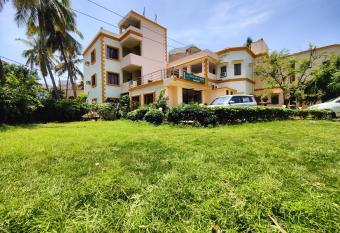 Hotel Surya Greens allows 18 year olds to book a room