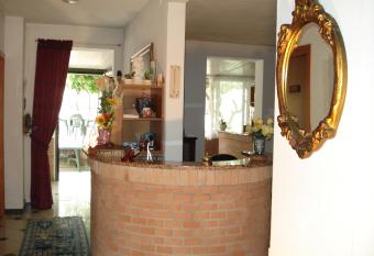 Albergo Edera has Balcony rooms