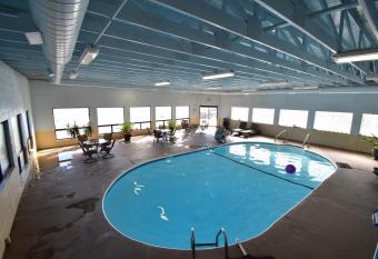 Table Rock Resorts at Kimberling Inn allows 18 year olds to book a room