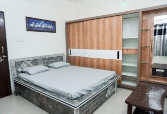 madhav premium homestay has Smoking/Balcony rooms