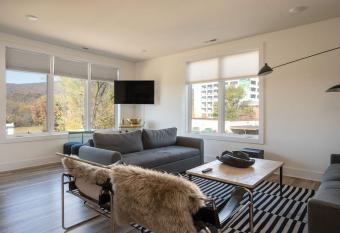 Piedmont Place Suite 304 - near vineyards! has Balcony rooms