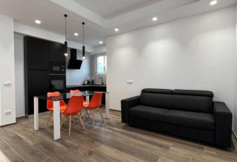 all 85 has rooms with a private hot tub