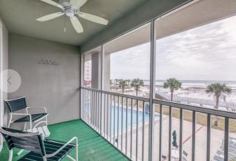 Deluxe Studio Condo allows 18 year olds to book a room