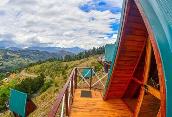 CANTOS DEL VIENTO has Smoking rooms