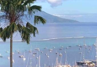 Teakihere Lodge has Balcony rooms