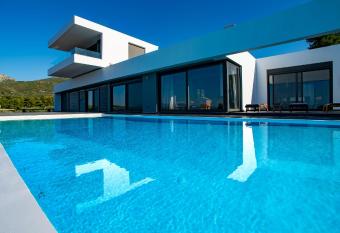 Villa Scorpios Attica has Balcony rooms