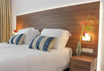 A-Hotel Oosterhout has Balcony rooms