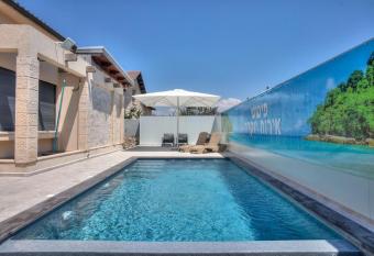                                    allows 18 year olds to book a room