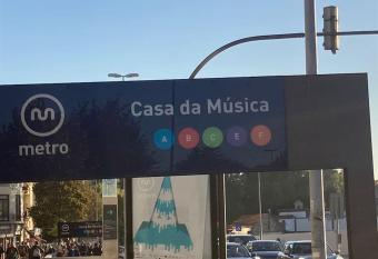 Boavista Premium with Terrance- parking and metro has rooms with a private hot tub