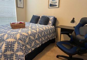Select Exclusive Room in Fresno Texas allows 18 year olds to book a room
