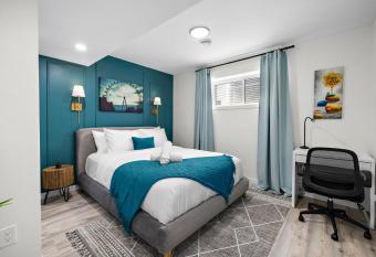 Cozy - Classy - Fireplace - WI-FI - Near Airport allows 18 year olds to book a room