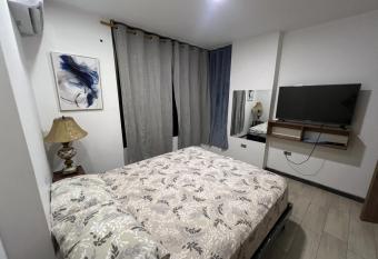 DEPARTAMENTO 5to piso CON VISTA AL MAR has Balcony rooms