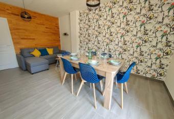 Martin Appartement Cambrai avec cour has Balcony rooms