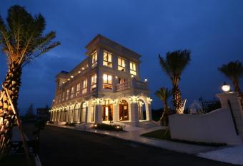 Aleex Villa has Balcony rooms