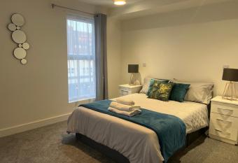 New modern 1 bedroom duplex apartment Hemel Hempstead High Street has Balcony rooms