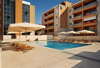 Maria apartment with pool has Balcony rooms