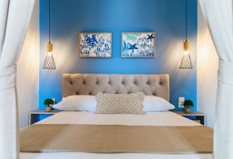 Aqua Heaven has Balcony rooms