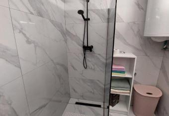 Sandra Apartmani 2 has Balcony rooms