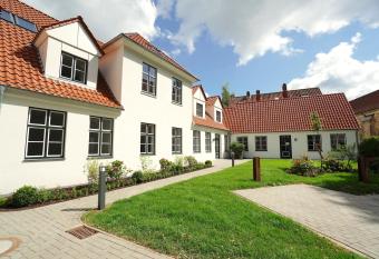 Apartment am Hafen allows 18 year olds to book a room