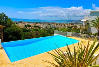 charmant 2 pcs/vue mer panoramique/calme/piscine allows 18 year olds to book a room