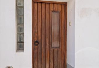 Casa Nelinha allows 18 year olds to book a room