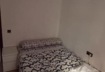 Piso c  ntrico en casco antiguo has Balcony rooms