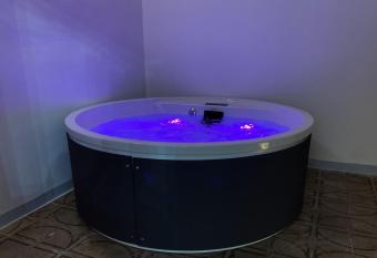 Settegrana Suite has rooms with a private hot tub