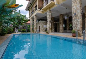 A Spacious & Cozy 5BR Unit in Ampang FREE Parking has Balcony rooms