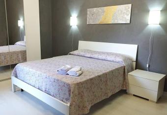 Appartamento Cervi - Casa in Affitto per Vacanze allows 18 year olds to book a room