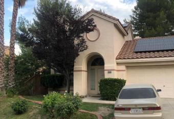 Santa Clarita Homestay has Balcony rooms