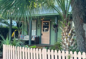 3br/3ba Charming Key West Style Home In Downtown Saint Augustine has Balcony rooms