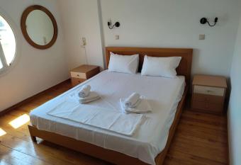 Malia beautiful seaside Getaway allows 18 year olds to book a room