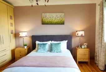 Golf Inn Enniscrone allows 18 year olds to book a room