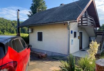 Cosy apartment near river Korana has Balcony rooms