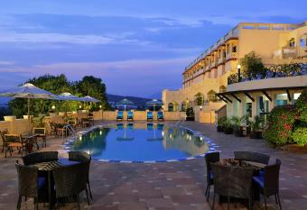 Noor-Us-Sabah Palace allows 18 year olds to book a room