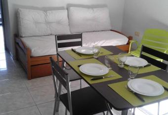 Departamento cerca Universidad La Plata con cochera has Balcony rooms
