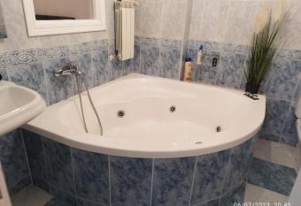 Apartamento valentin allows 18 year olds to book a room