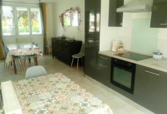 Pretty Poppy has Balcony rooms