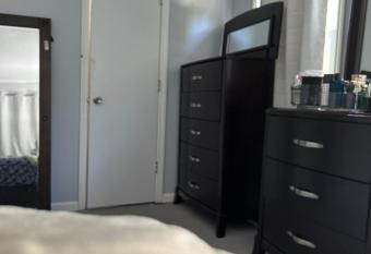 Good vibes at Oakland has rooms with a private hot tub