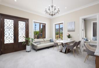 Vancouver Vacation Home has Balcony rooms