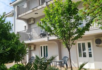 Apartments Macaso has Balcony rooms