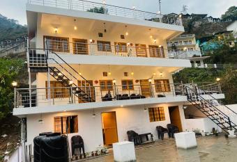 The Lake House by  has Balcony rooms