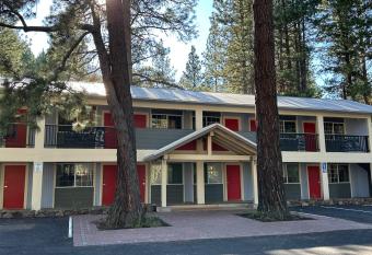 Crater Lake Gateway - Hwy 140 has Balcony rooms