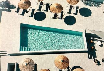 ALIRENE MYKONOS allows 18 year olds to book a room