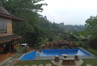 Villa Hakim 3 by Surganya Villa has Balcony rooms