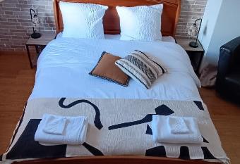 La Reine-des-pr  s has Balcony rooms