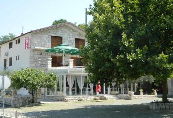 Motel Jel  i   has Balcony rooms