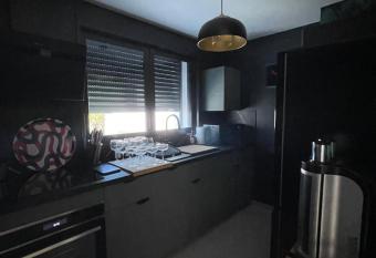 Appartement de caract  re avec Jacuzzi has Balcony rooms