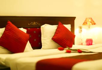 Hotel Kamla Palace has Smoking rooms